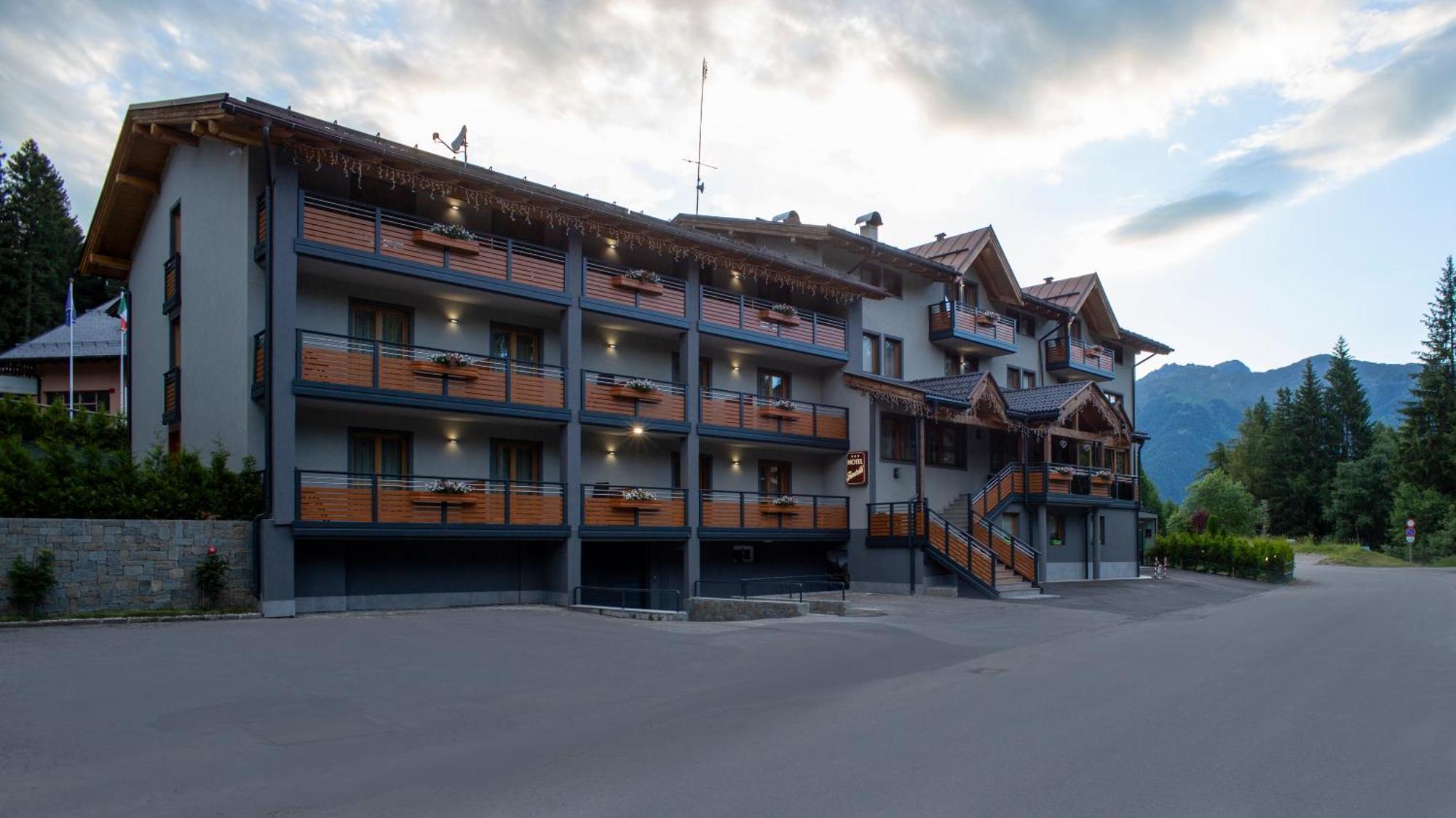 Hotel Fantelli Фольгарида Екстер'єр фото